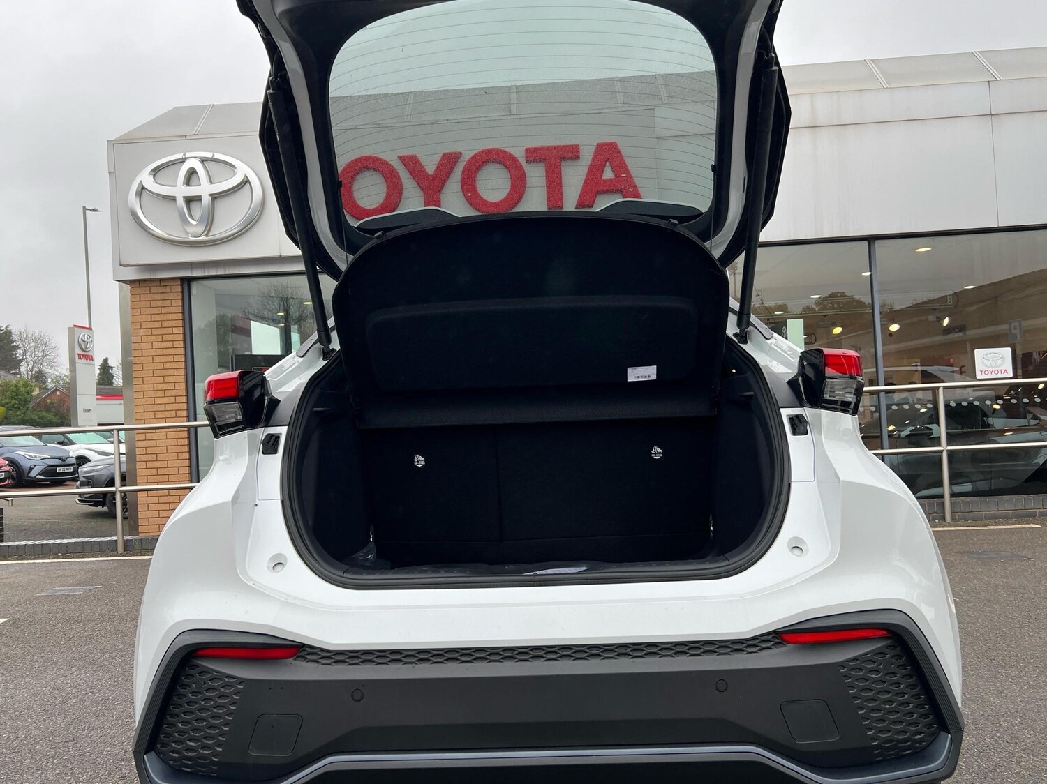 Used Toyota C-HR 2024 for sale - 76111678: Photo 14