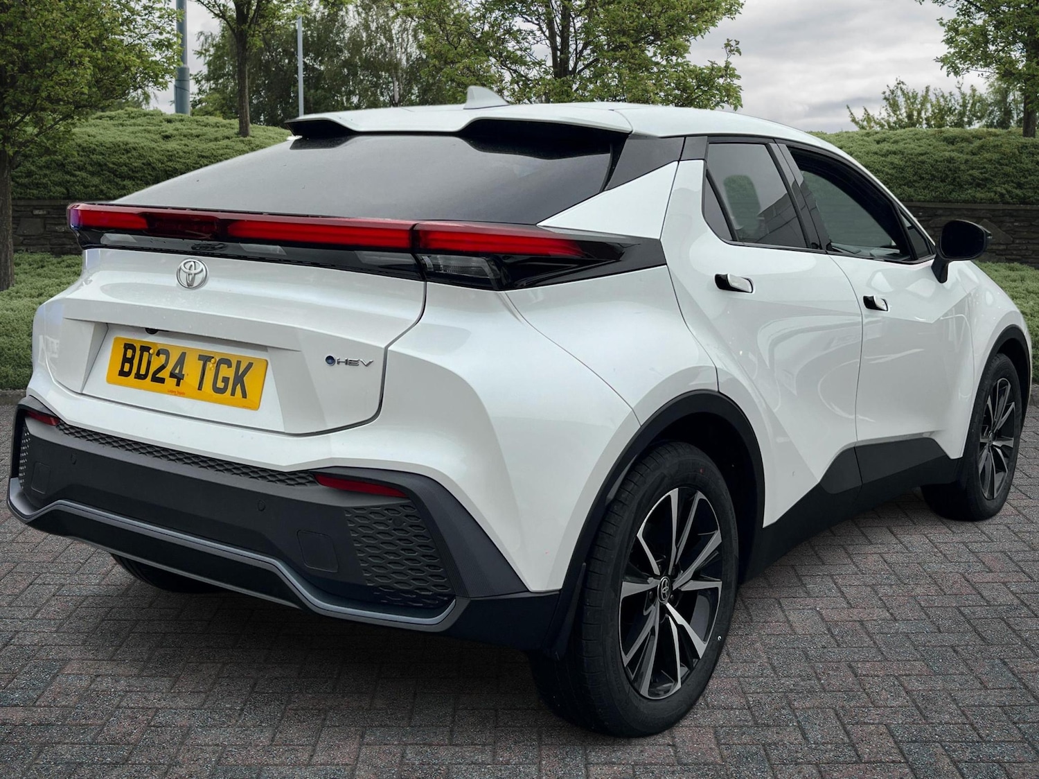 Used Toyota C-HR 2024 for sale - 76111678: Photo 2