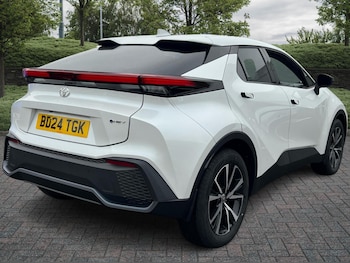 Used Toyota C-HR 2024 for sale - 76111678: Photo 2
