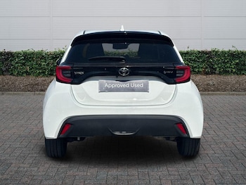 Used Toyota Yaris 2024 for sale - 78363729: Photo