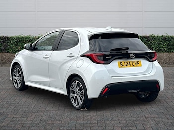 Used Toyota Yaris 2024 for sale - 77724924: Photo