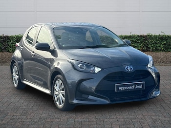 Used Toyota Yaris 2023 for sale - 77724941: Photo