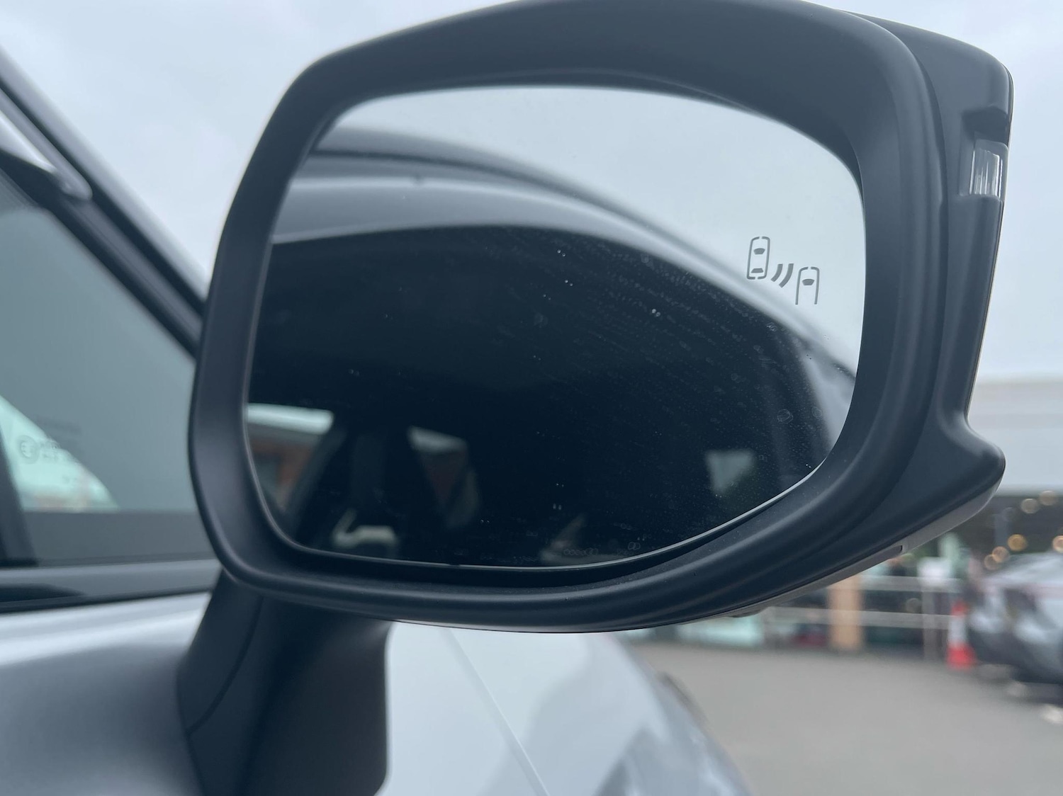 Used Toyota C-HR 2025 for sale - 76359764: Photo 32