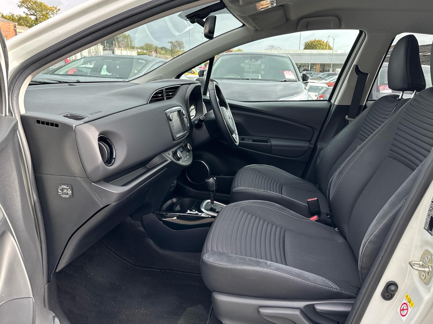 Used Toyota Yaris 2016 for sale - 76359740: Photo 10
