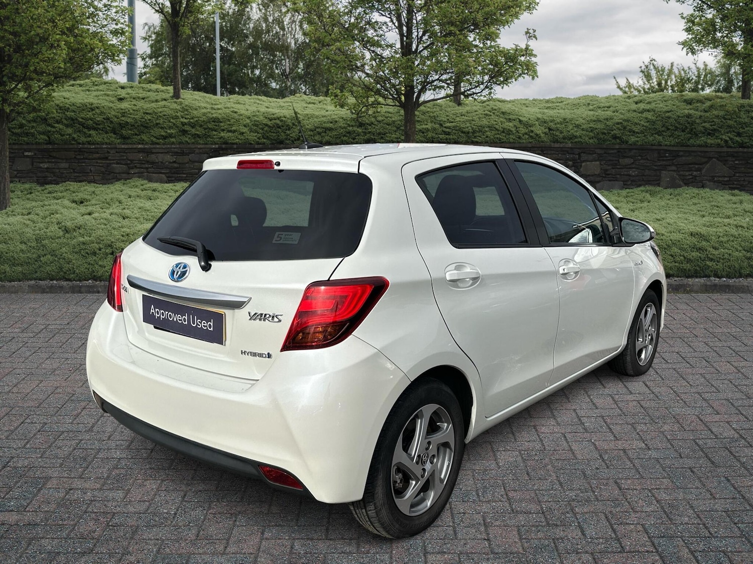 Used Toyota Yaris 2016 for sale - 76359740: Photo 2