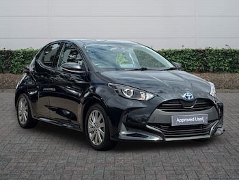 Used Toyota Yaris 2024 for sale - 79389609: Photo