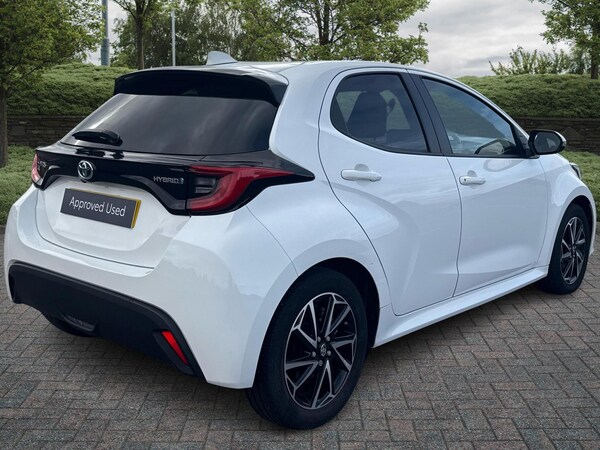 Used Toyota Yaris 2022 for sale - 76061624: Photo 2