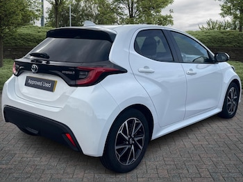 Used Toyota Yaris 2022 for sale - 76061624: Photo 2
