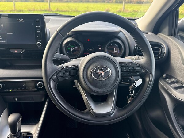 Used Toyota Yaris 2022 for sale - 76061624: Photo 6