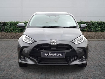 Used Toyota Yaris 2024 for sale - 77941495: Photo