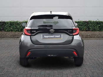 Used Toyota Yaris 2024 for sale - 77941495: Photo