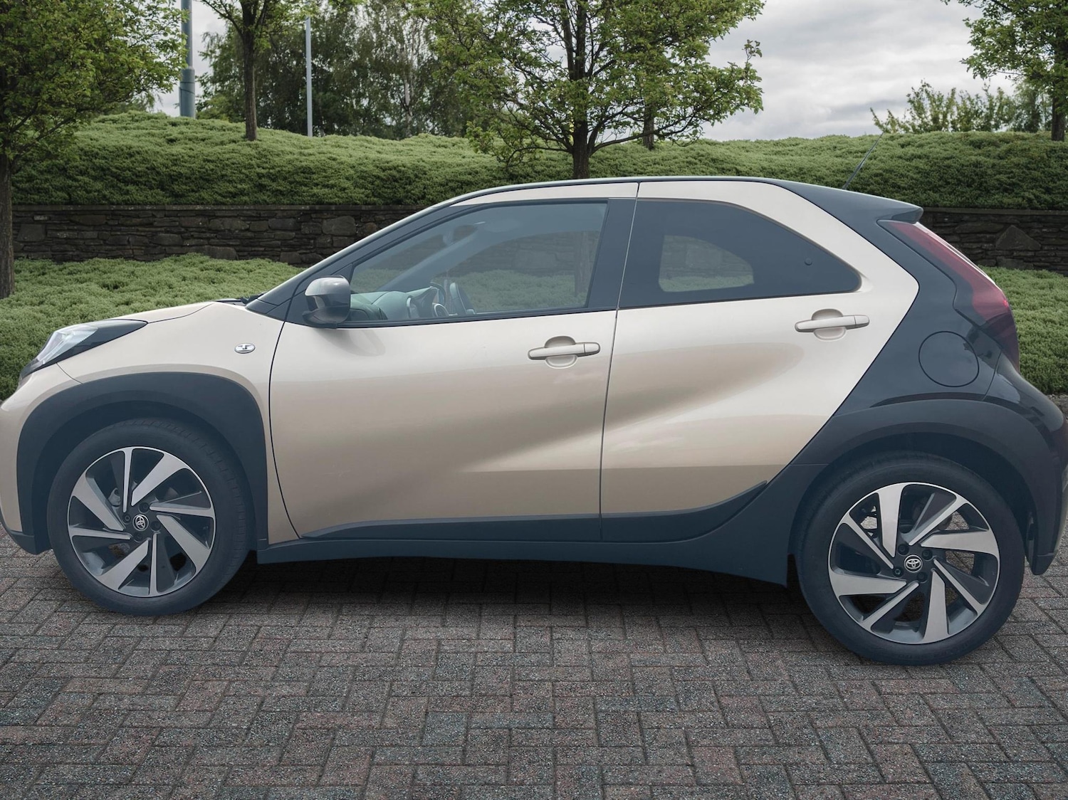 Used Toyota Aygo X 2022 for sale - 76372354: Photo 17
