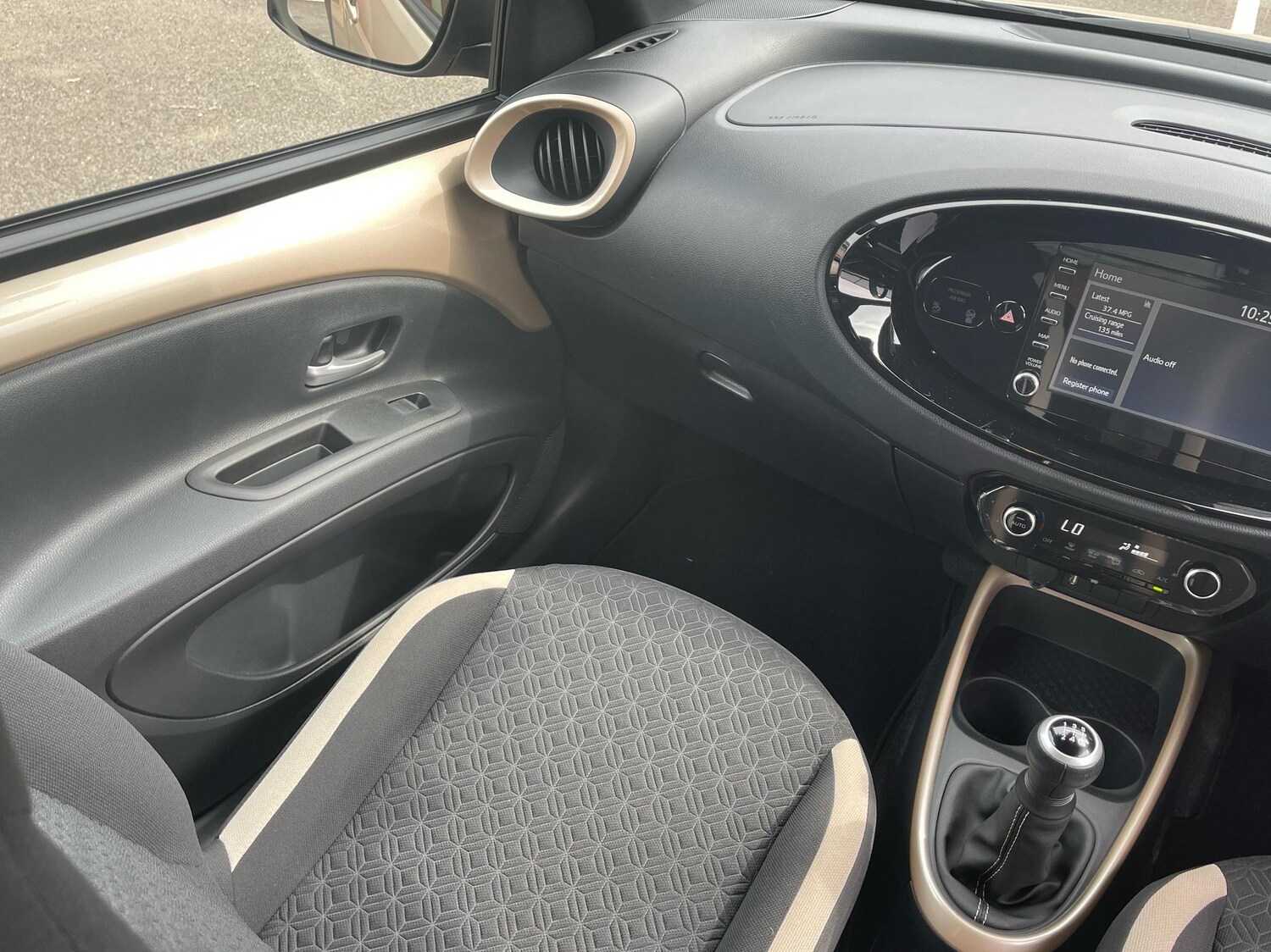 Used Toyota Aygo X 2022 for sale - 76372354: Photo 40
