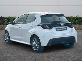 Used Toyota Yaris 2023 for sale - 78036204: Photo