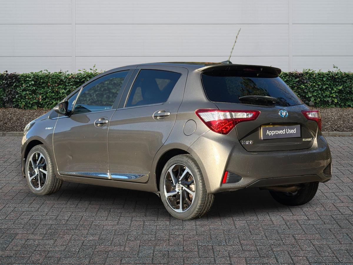 Used Toyota Yaris 2020 for sale - 76800385: Photo 2