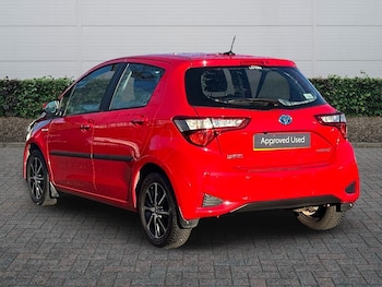 Used Toyota Yaris 2018 for sale - 76692735: Photo