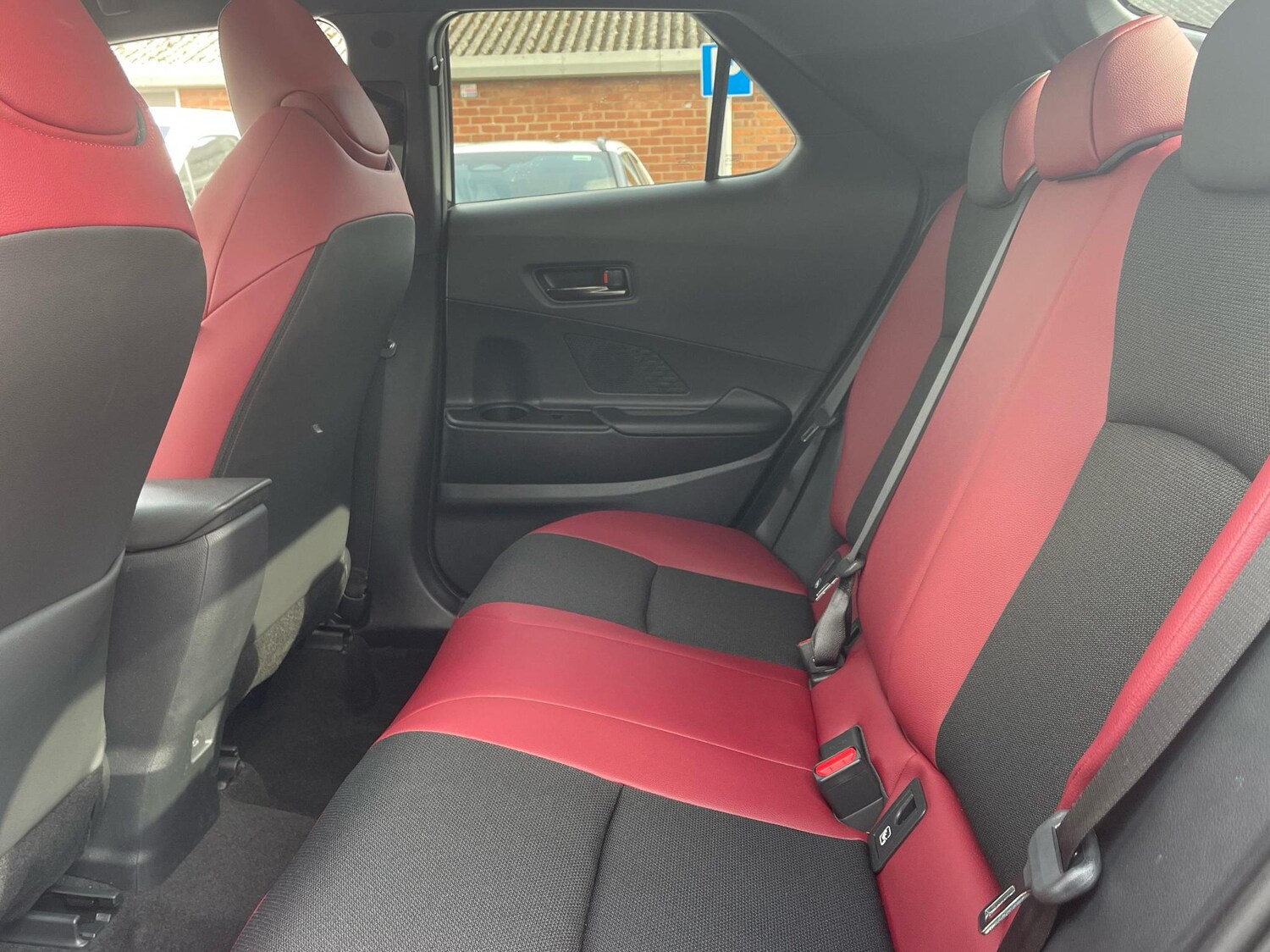 Used Toyota C-HR 2025 for sale - 77587935: Photo 12