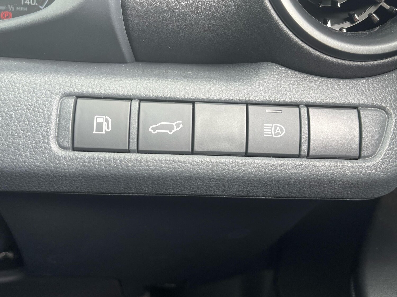 Used Toyota C-HR 2025 for sale - 77587935: Photo 21