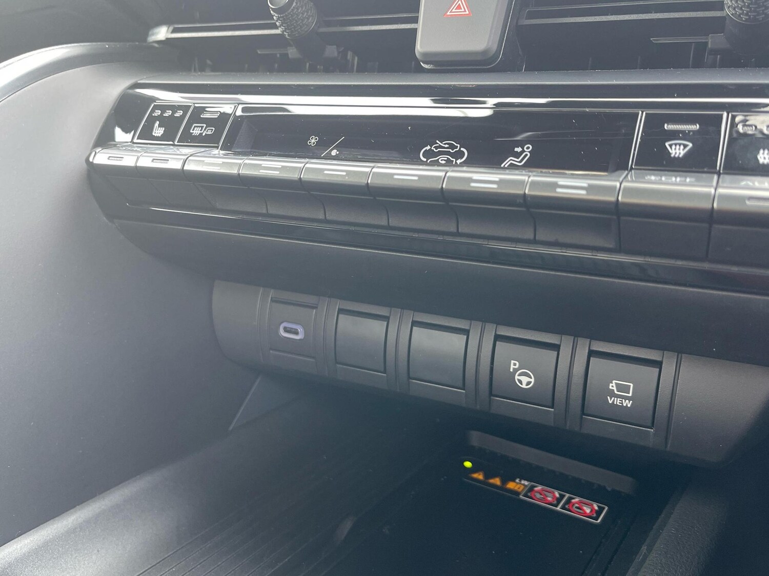 Used Toyota C-HR 2025 for sale - 77587935: Photo 24