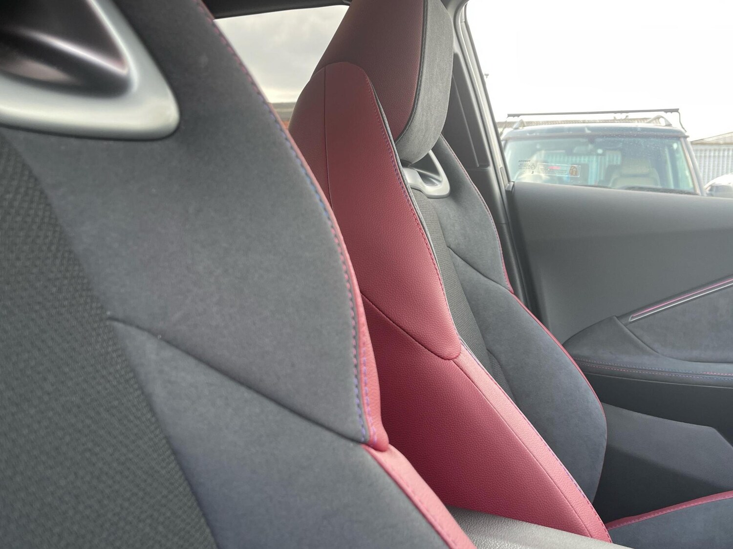 Used Toyota C-HR 2025 for sale - 77587935: Photo 52