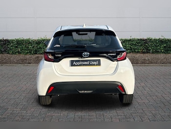 Used Toyota Yaris 2022 for sale - 77941486: Photo