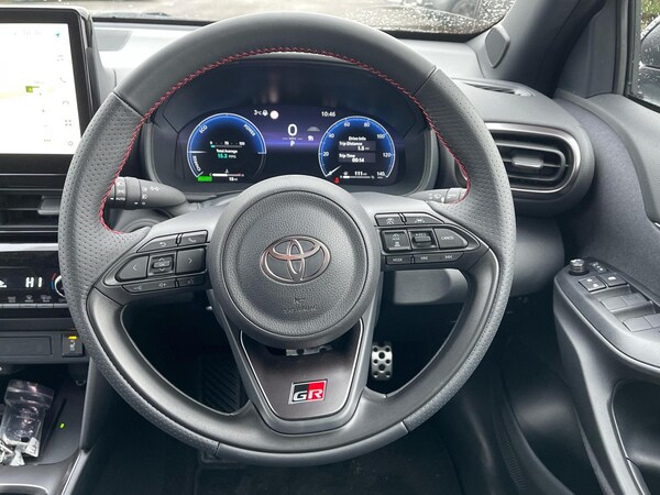 Used Toyota Yaris 2024 for sale - 75328102: Photo 8