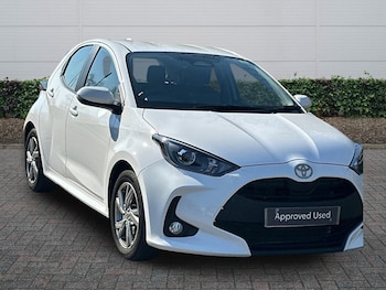 Used Toyota Yaris 2024 for sale - 77826209: Photo