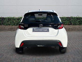 Used Toyota Yaris 2024 for sale - 77826209: Photo