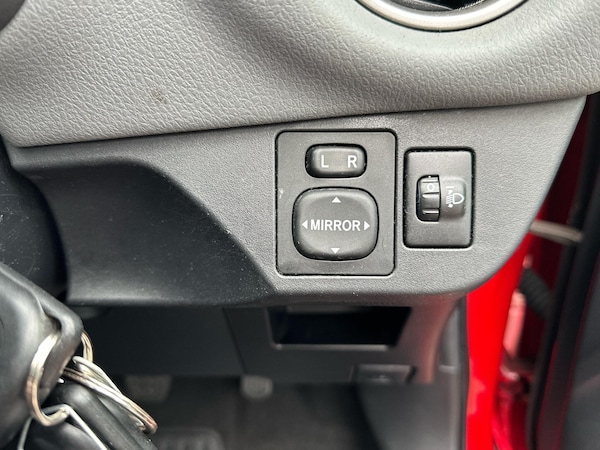 Used Toyota Yaris 2015 for sale - 76241226: Photo 27