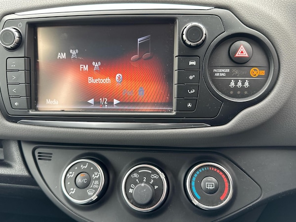 Used Toyota Yaris 2015 for sale - 76241226: Photo 28