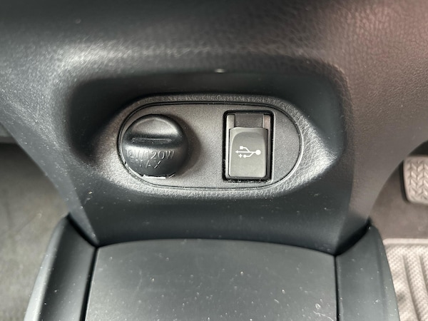 Used Toyota Yaris 2015 for sale - 76241226: Photo 29