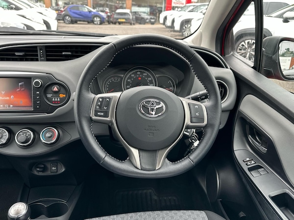 Used Toyota Yaris 2015 for sale - 76241226: Photo 6