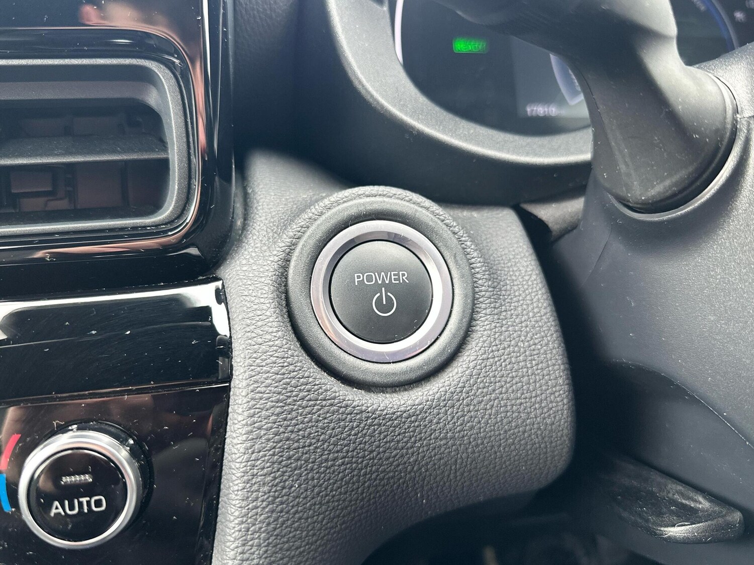 Used Toyota Yaris 2024 for sale - 76176087: Photo 23