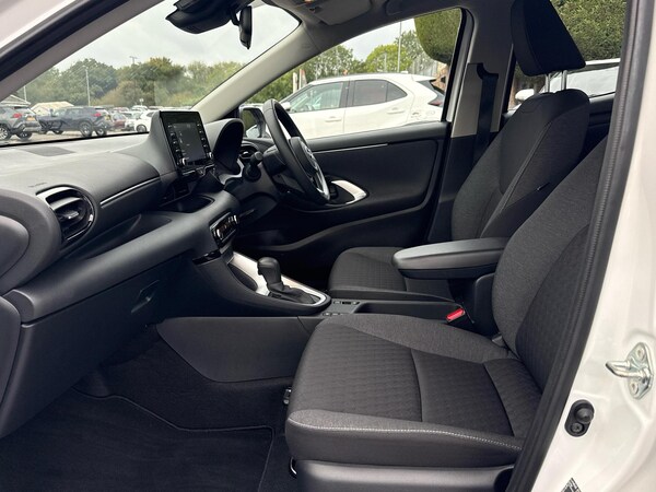 Used Toyota Yaris 2022 for sale - 76139776: Photo 10