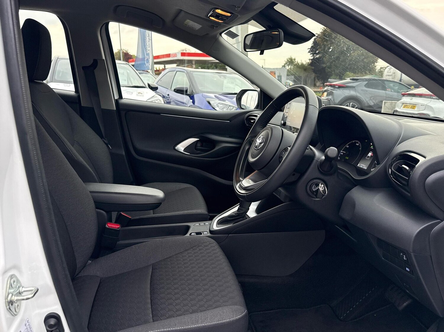 Used Toyota Yaris 2022 for sale - 76139776: Photo 11