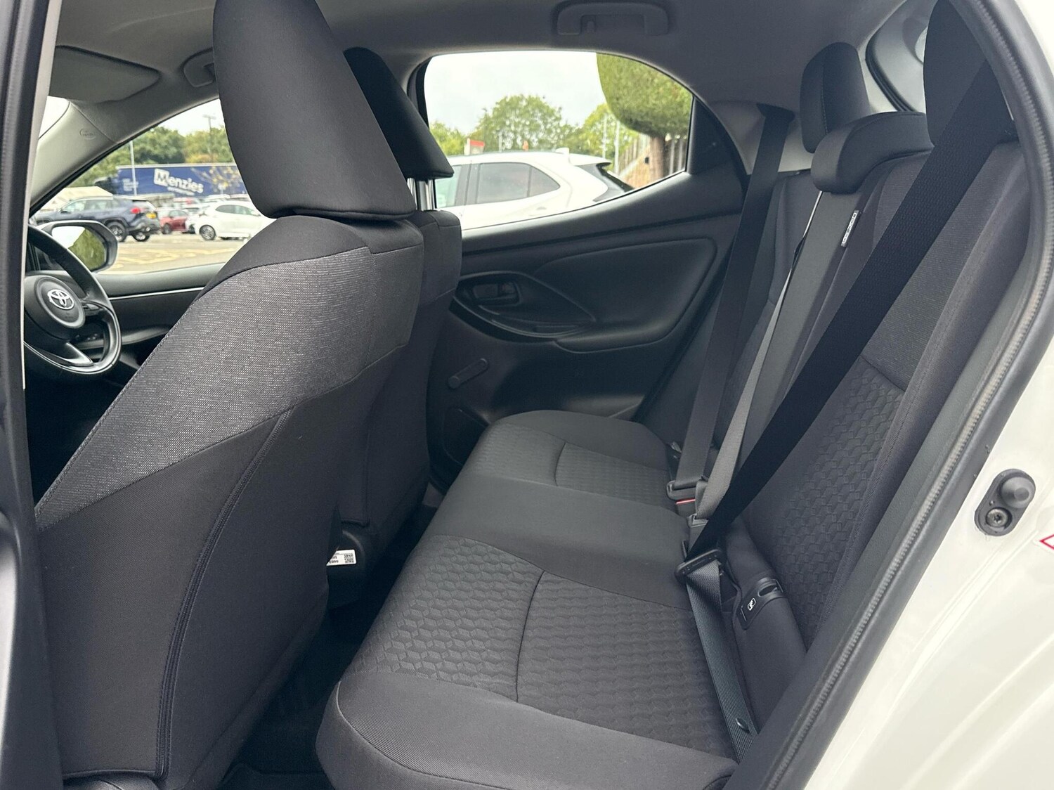 Used Toyota Yaris 2022 for sale - 76139776: Photo 12