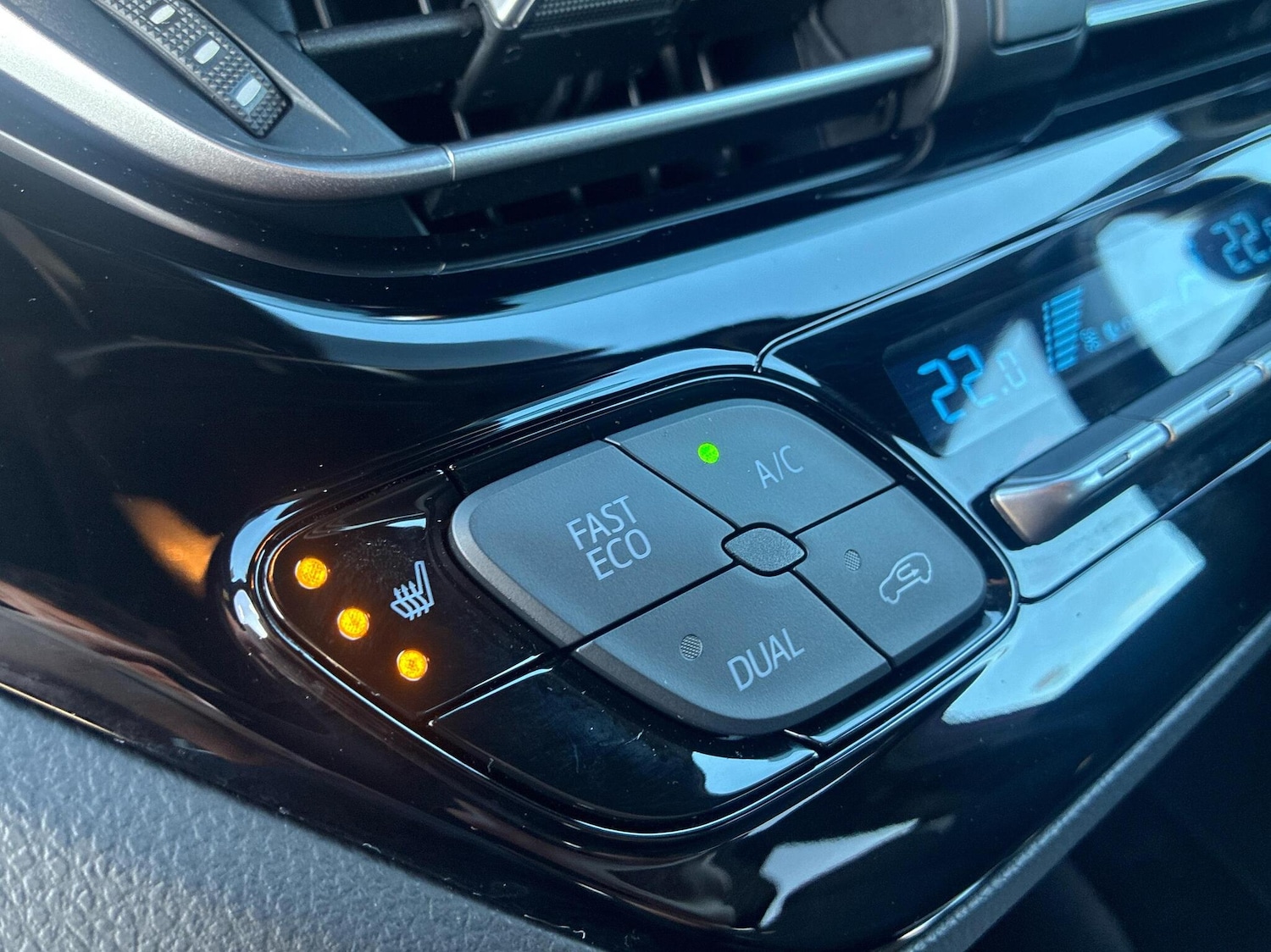 Used Toyota C-HR 2022 for sale - 76419888: Photo 25