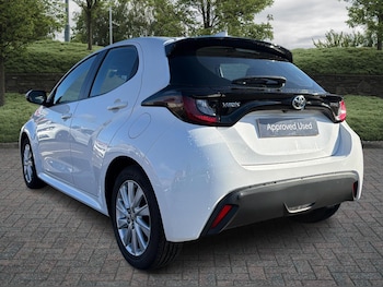 Used Toyota Yaris 2022 for sale - 76378448: Photo