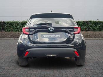 Used Toyota Yaris 2023 for sale - 79554713: Photo