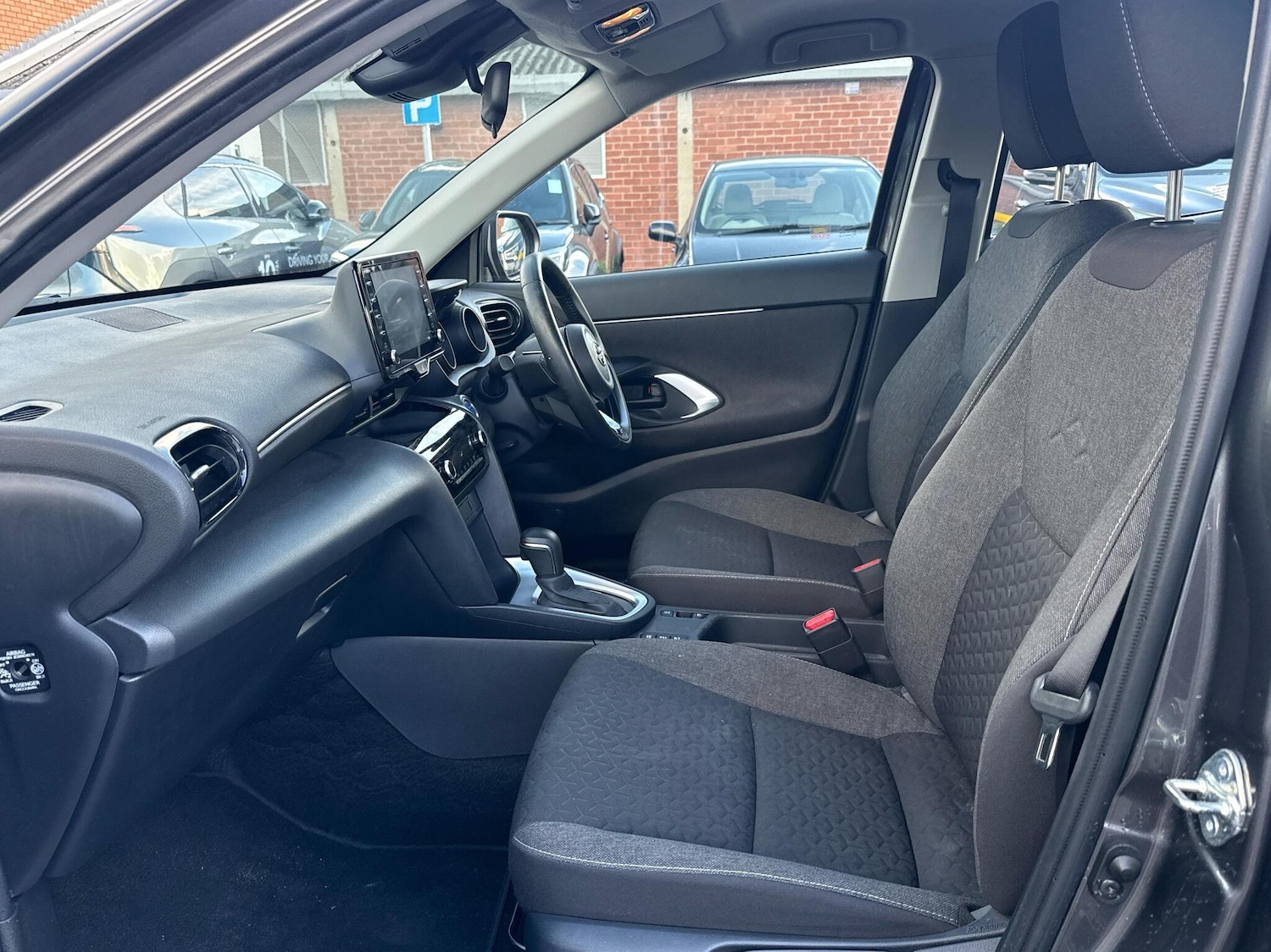 Used Toyota Yaris 2024 for sale - 76350480: Photo 10
