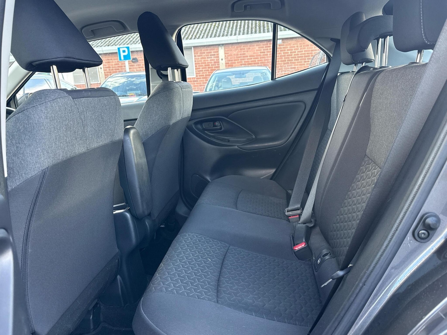 Used Toyota Yaris 2024 for sale - 76350480: Photo 12