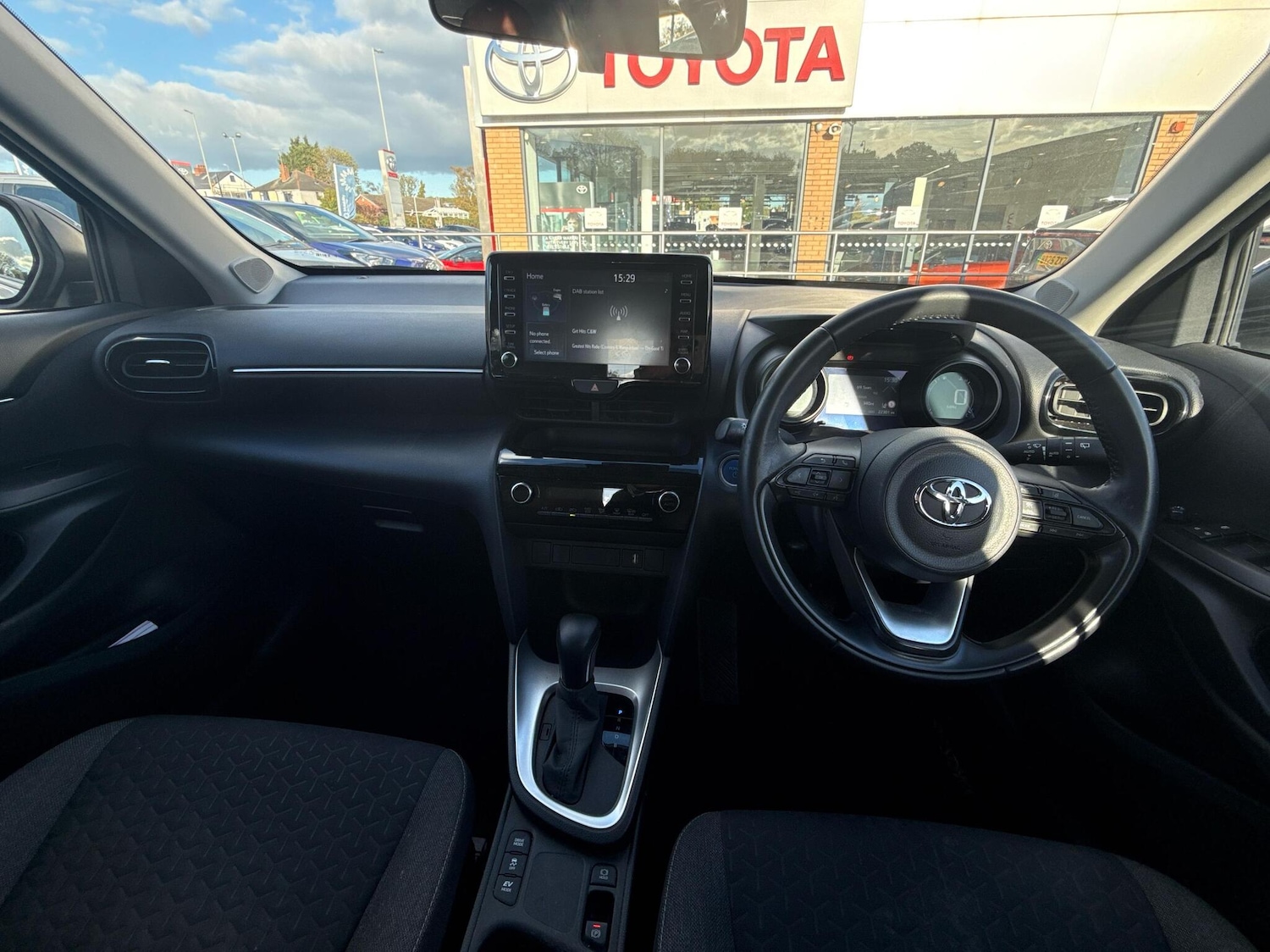 Used Toyota Yaris 2024 for sale - 76350480: Photo 5
