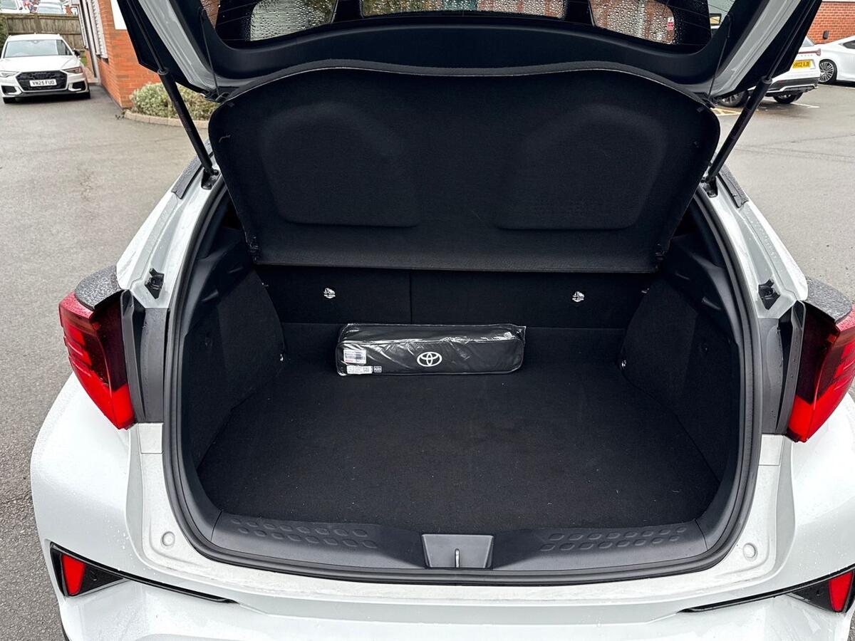 Used Toyota C-HR 2023 for sale - 77739426: Photo 10