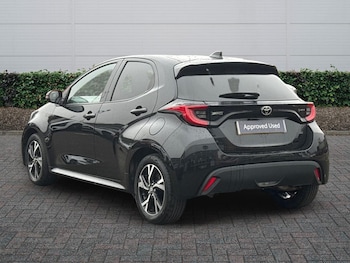 Used Toyota Yaris 2024 for sale - 77724954: Photo