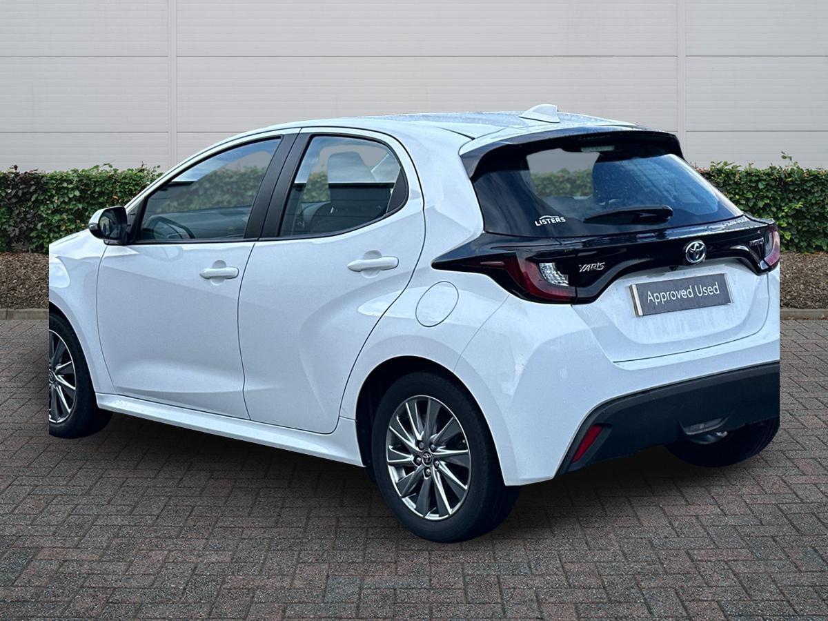 Used Toyota Yaris 2022 for sale - 77321321: Photo 2