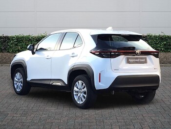 Used Toyota Yaris 2024 for sale - 77785679: Photo