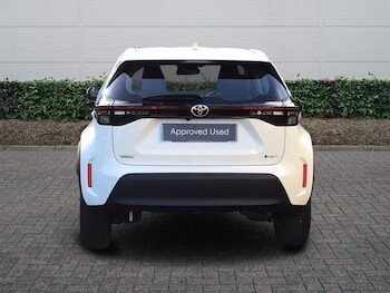 Used Toyota Yaris 2024 for sale - 77785679: Photo