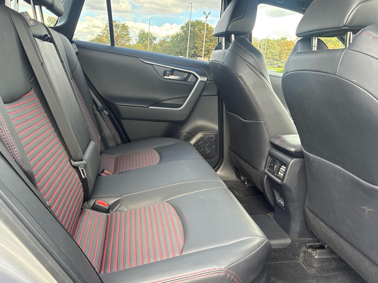 Used Toyota RAV4 2023 for sale - 76190705: Photo 13