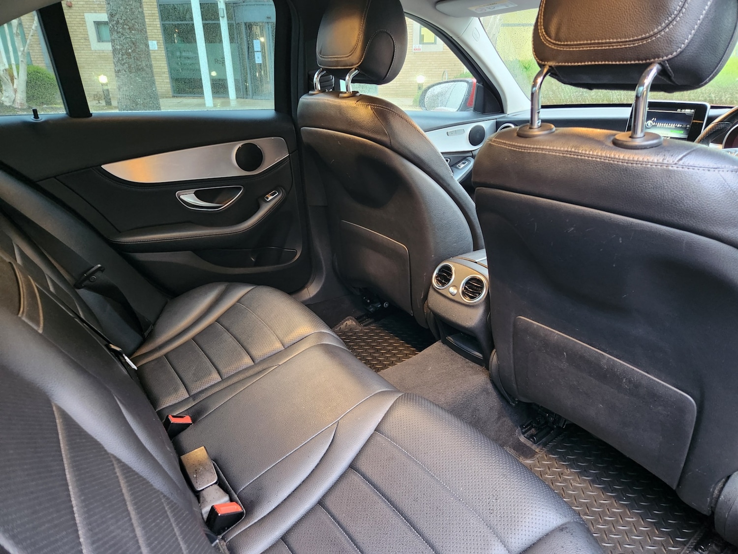 Used Mercedes-Benz C Class 2015 for sale - 77850773: Photo 14