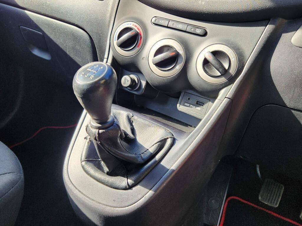 Used Hyundai i10 2013 for sale - 77756924: Photo 15